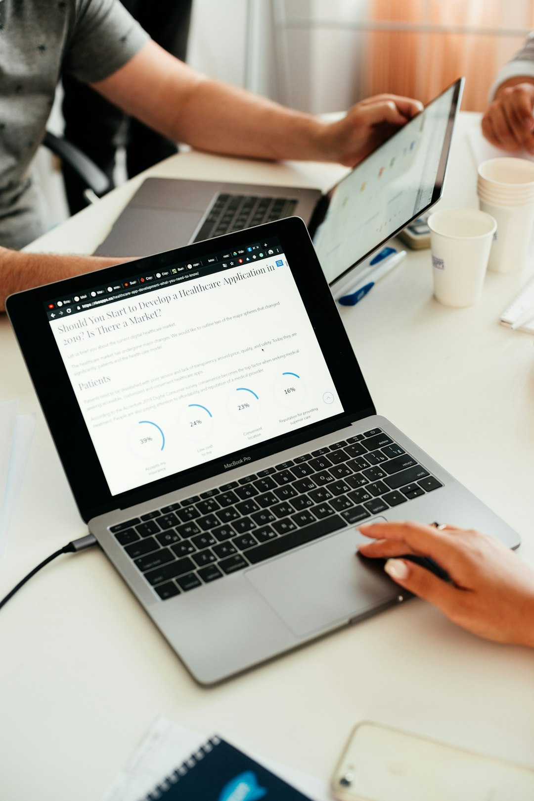 Making web applications with MacBooks